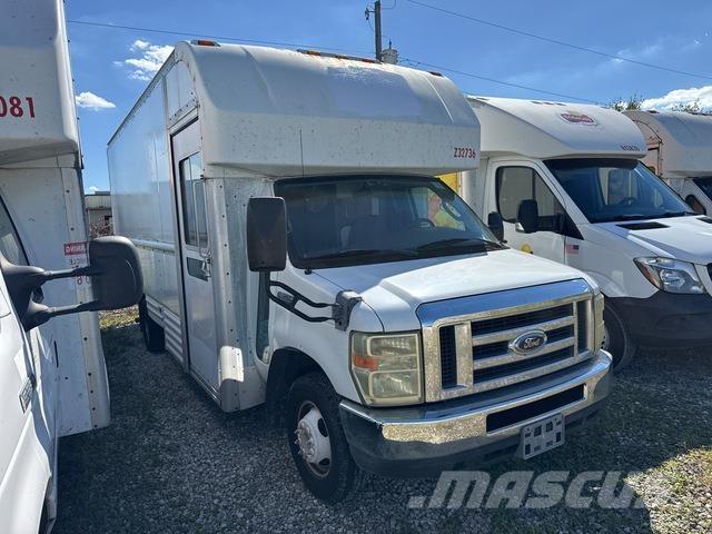 Ford E-350 Fourgon