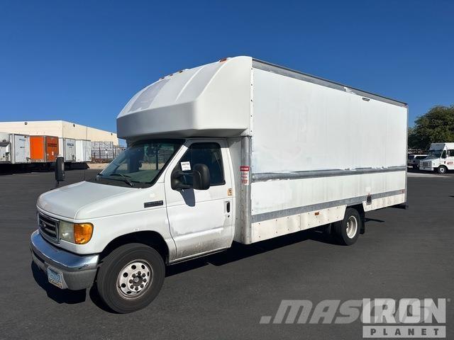 Ford E-350 Fourgon