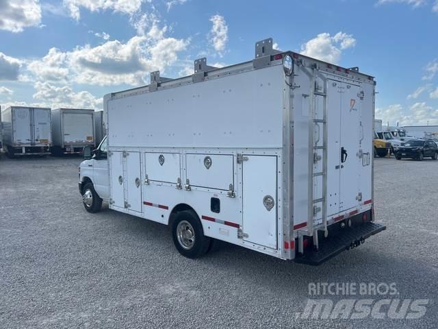 Ford E-450 Utilitaire benne