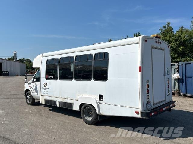 Ford E-450 Mini-bus
