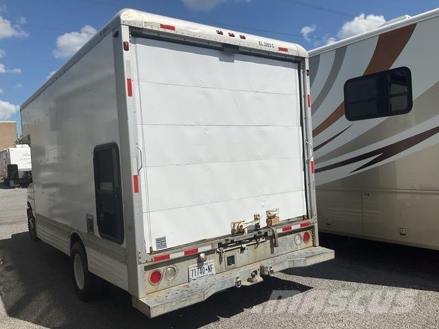 Ford E-450 Camion Fourgon