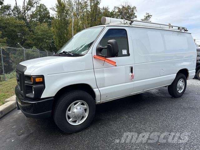 Ford E250 Utilitaire