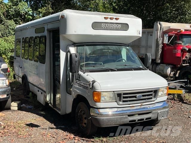 Ford E450 Voiture
