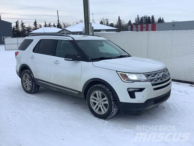 Ford Explorer Voiture