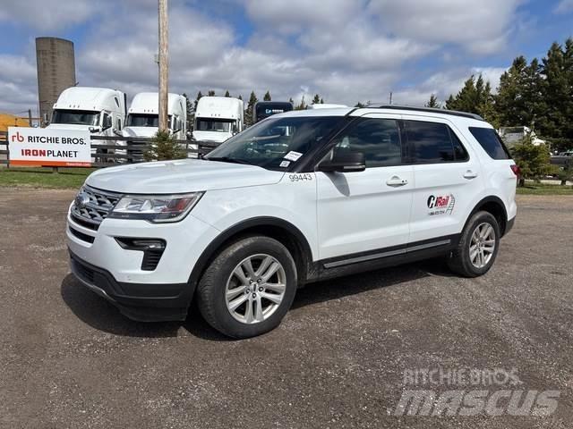 Ford Explorer Voiture
