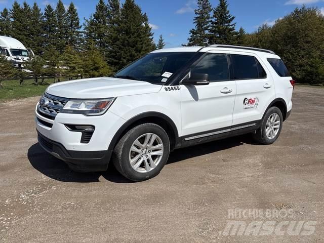 Ford Explorer Voiture