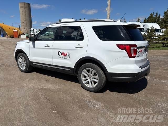 Ford Explorer Voiture