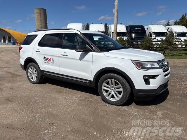 Ford Explorer Voiture