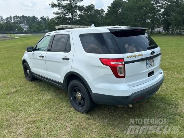 Ford Explorer Voiture