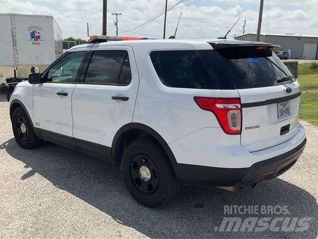 Ford Explorer Voiture