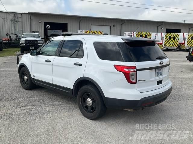 Ford Explorer Voiture