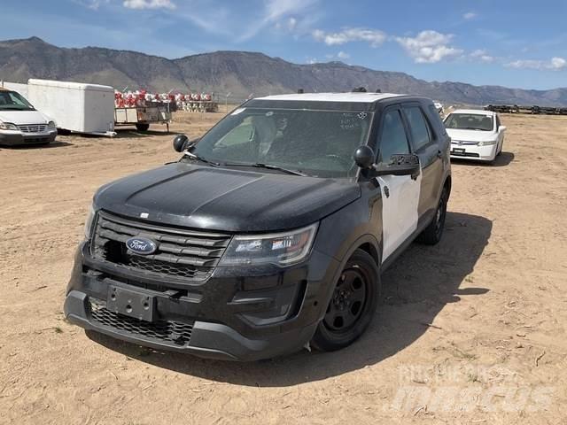 Ford Explorer Voiture