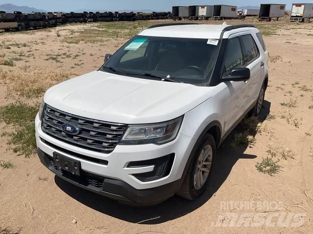 Ford Explorer Voiture