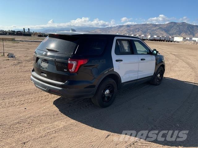 Ford Explorer Voiture