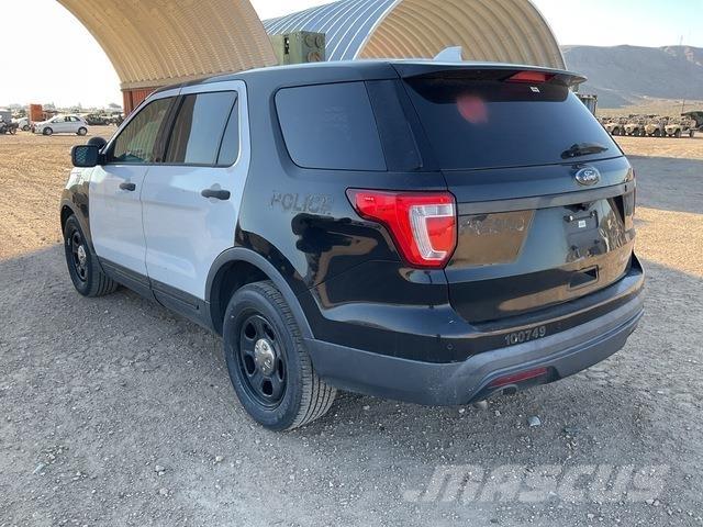 Ford Explorer Voiture
