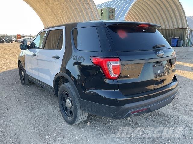 Ford Explorer Voiture