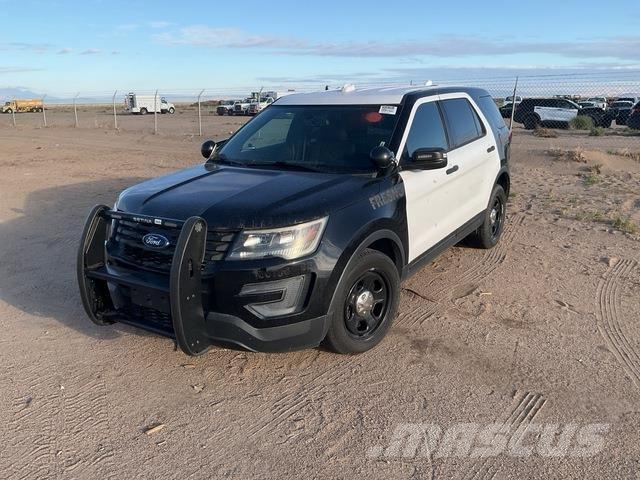 Ford Explorer Voiture