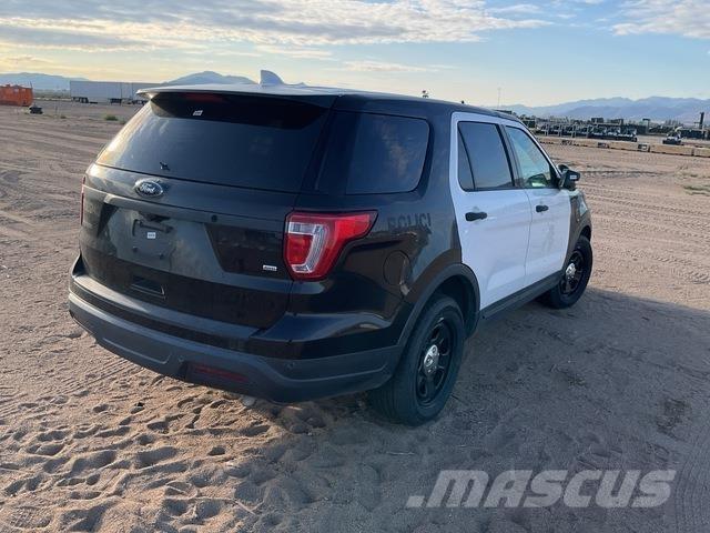 Ford Explorer Voiture