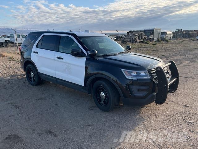 Ford Explorer Voiture