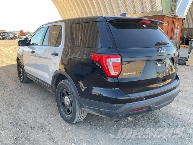 Ford Explorer Voiture