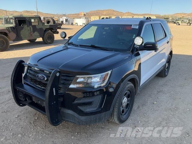 Ford Explorer Voiture