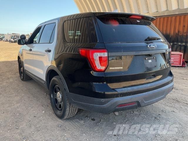 Ford Explorer Voiture