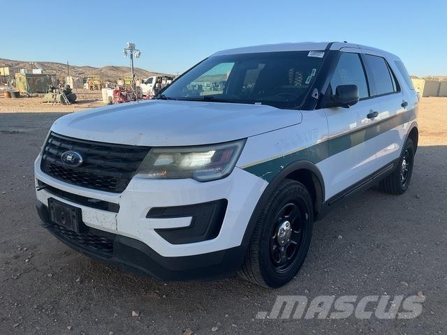 Ford Explorer Voiture