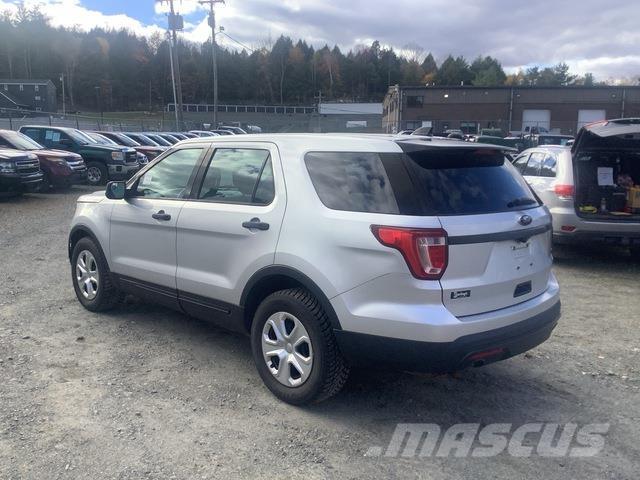 Ford Explorer Voiture