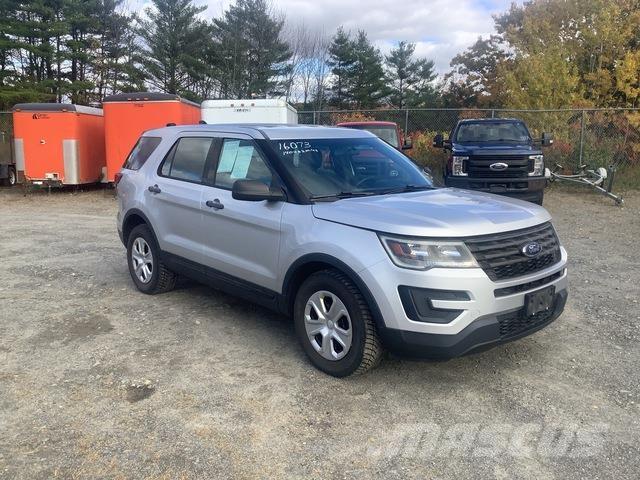 Ford Explorer Voiture