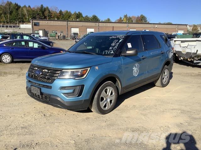 Ford Explorer Voiture