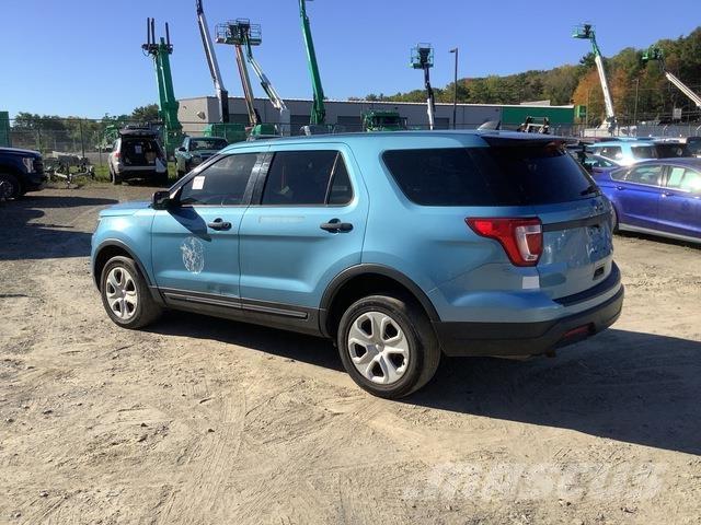 Ford Explorer Voiture