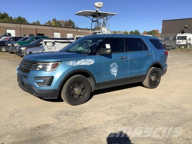 Ford Explorer Voiture