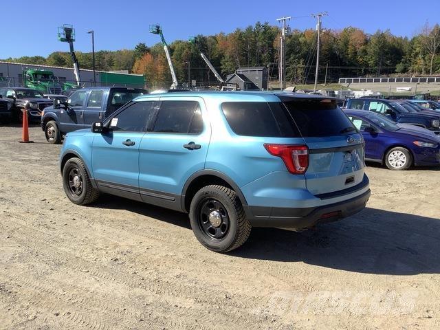 Ford Explorer Voiture