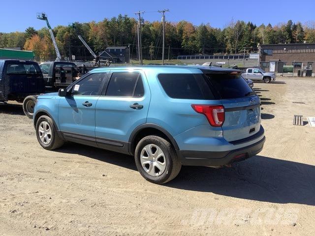 Ford Explorer Voiture