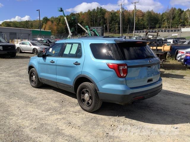 Ford Explorer Voiture
