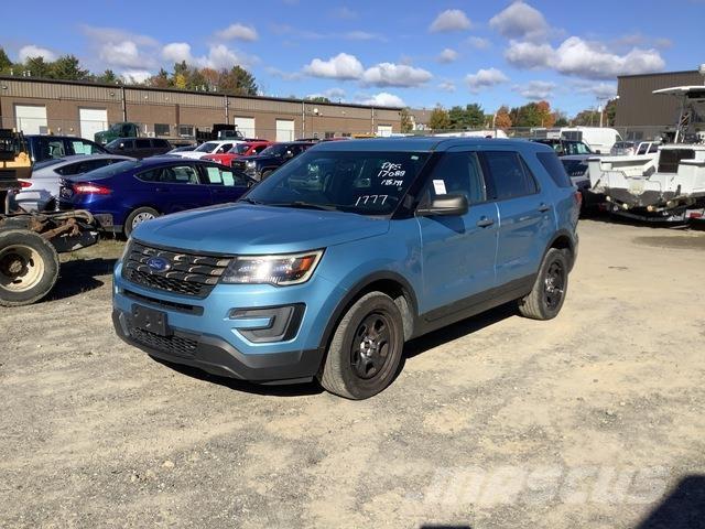 Ford Explorer Voiture