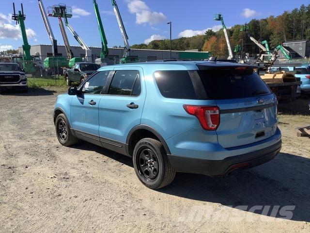 Ford Explorer Voiture