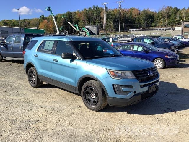 Ford Explorer Voiture