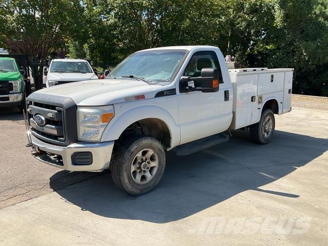 Ford F-250 Utilitaire benne