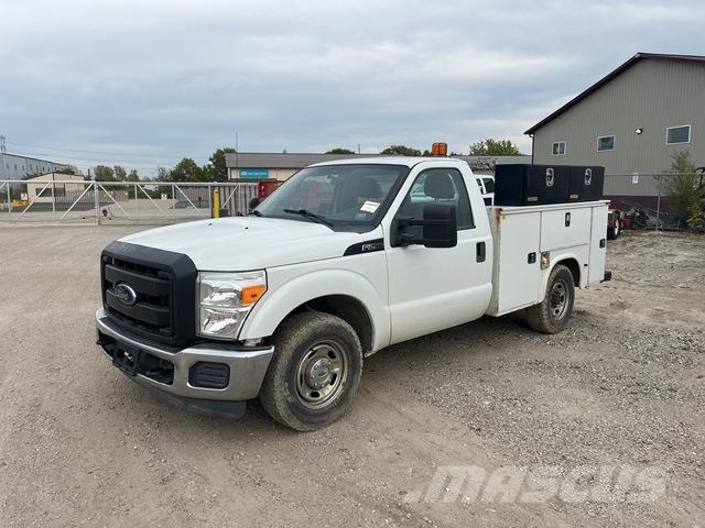 Ford F-250 Utilitaire benne
