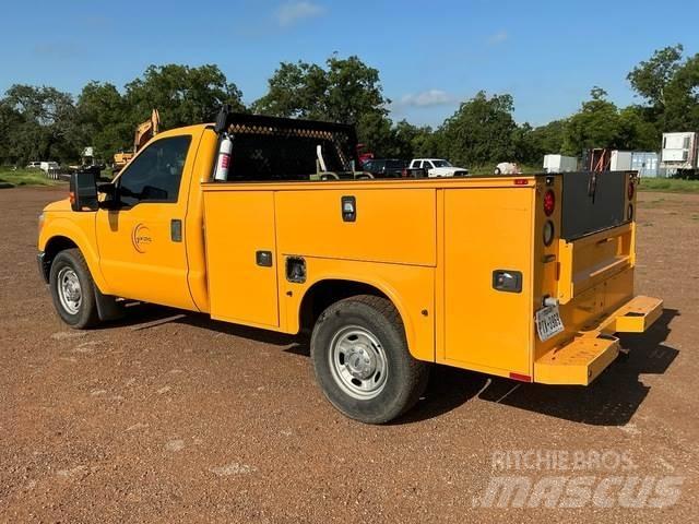Ford F-250 Utilitaire benne