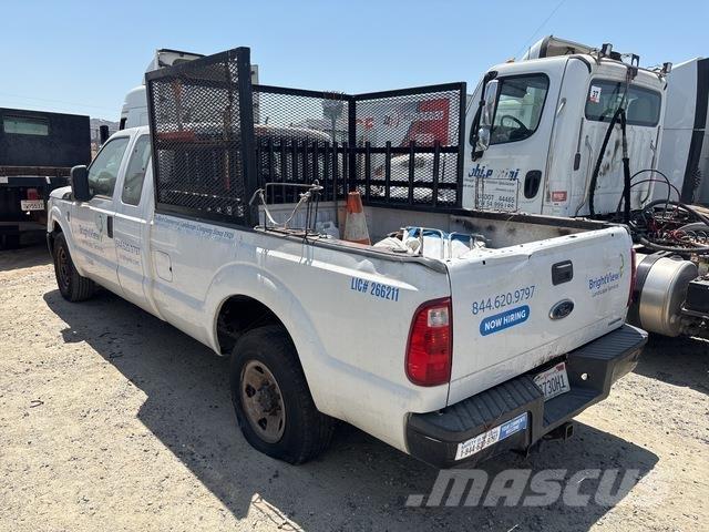 Ford F-250 Utilitaire benne