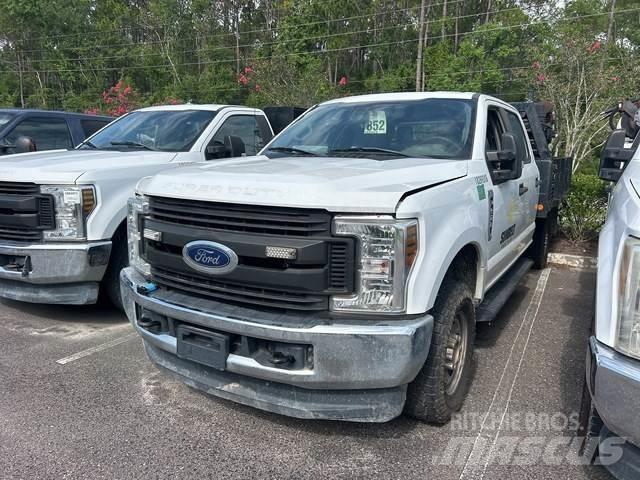 Ford F-250 Camion plateau