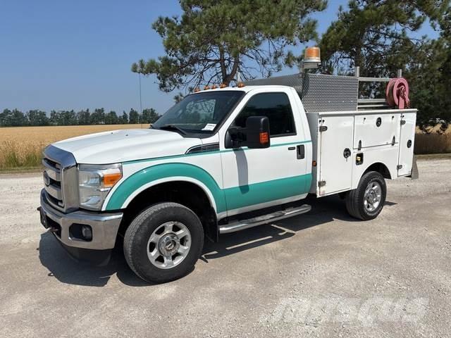 Ford F-250 Utilitaire benne