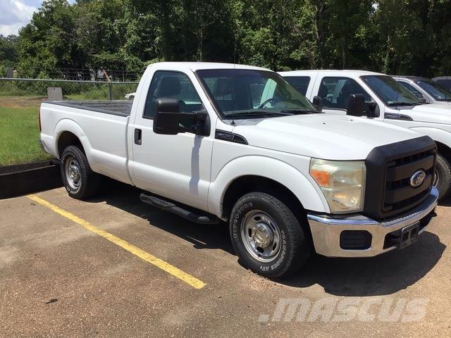 Ford F-250 Utilitaire benne