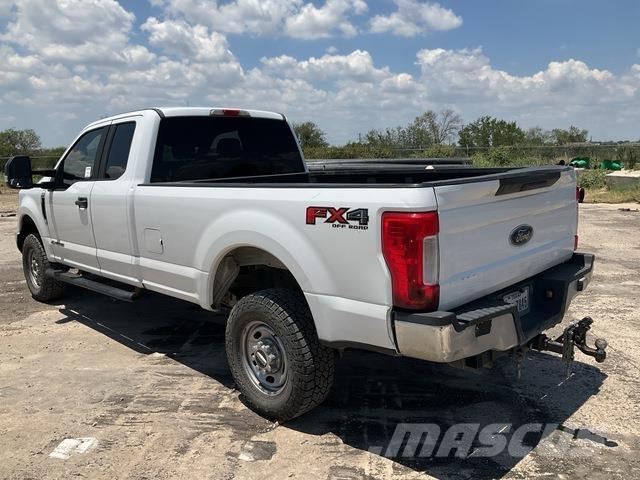 Ford F-250 Autre fourgon / utilitaire