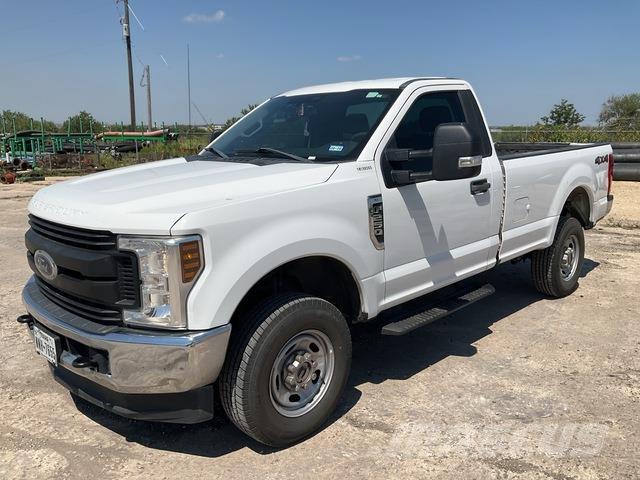 Ford F-250 Autre fourgon / utilitaire