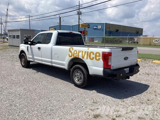 Ford F-250 Utilitaire benne
