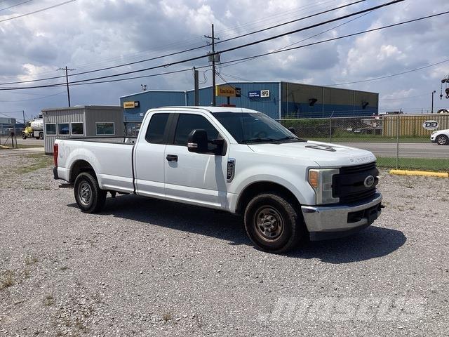 Ford F-250 Utilitaire benne