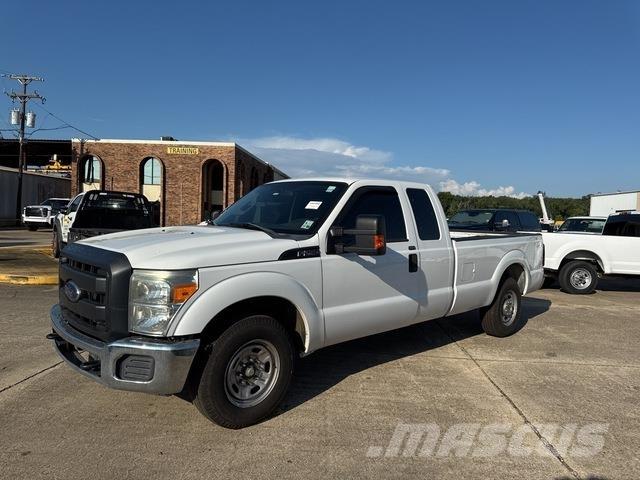 Ford F-250 Utilitaire benne